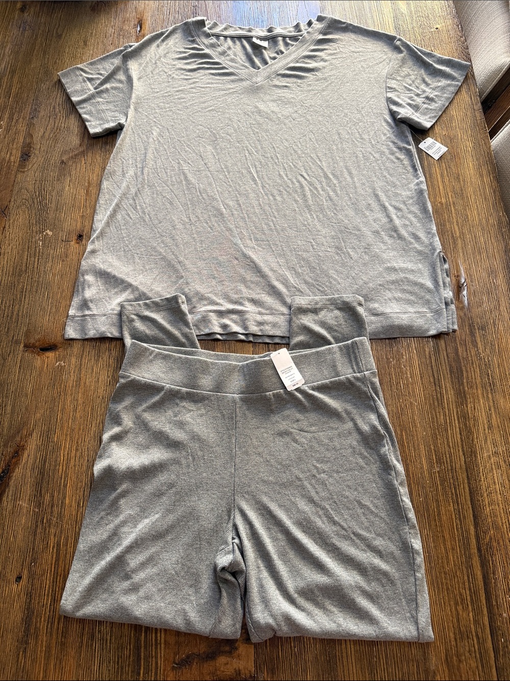 Soma Gray Two-Piece Lounge Top and leggings Set.  Cool nights and days